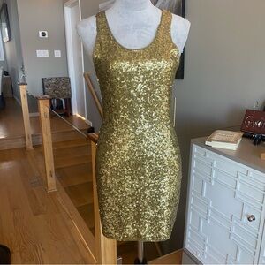 Alice + Olivia Lime Green/Gold Sequined Mini Dress.. I LOVE THIS DRESS ! ♥️♥️